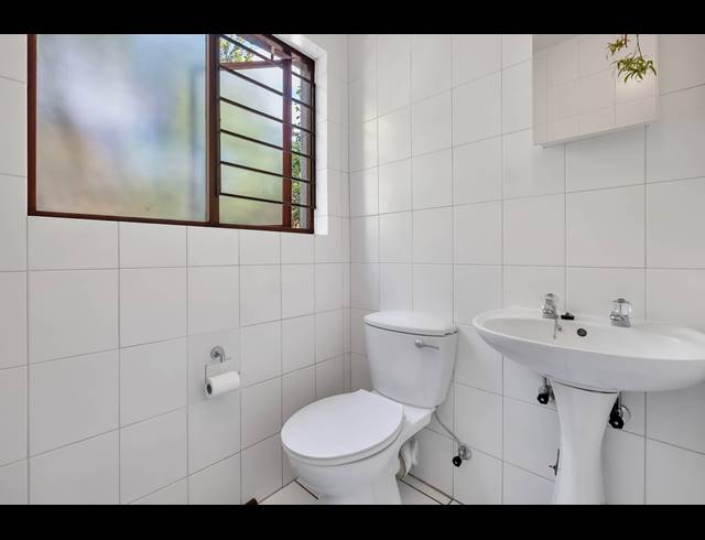 2 BEDROOM APARTMENT FOR SALE IN MELROSE